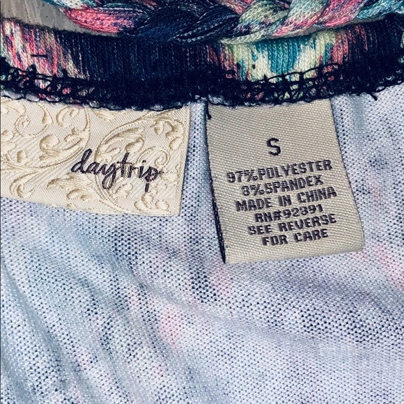 Buckle patterned tank ☀️ - Picture 3 of 3